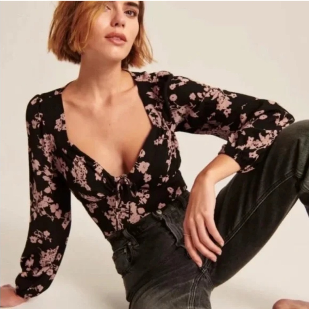Abercrombie & Fitch Black and Pink Crop Blouse with 3/4 Sleeves